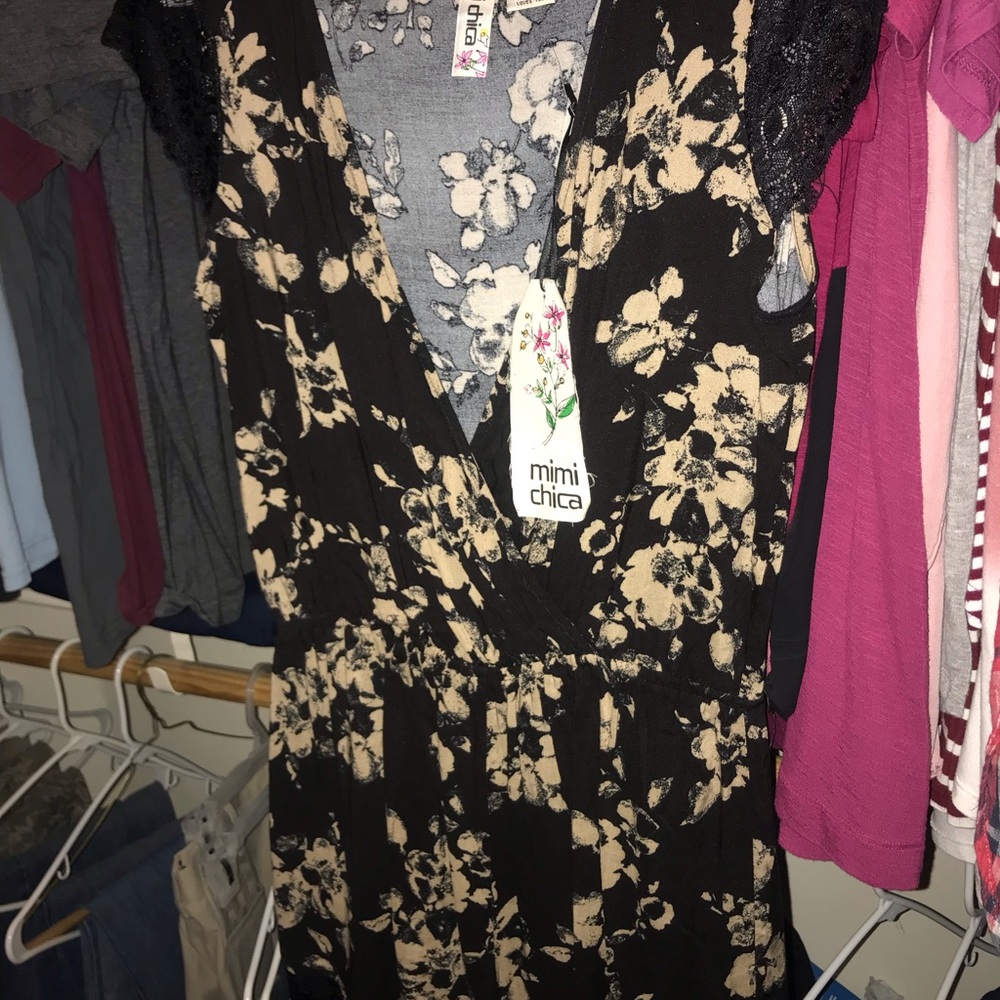 4 rompers - Picture 3 of 5